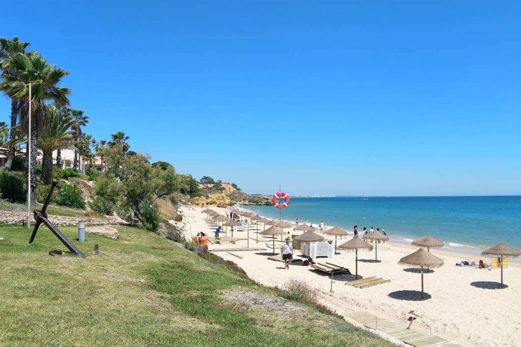 Praia Eulalia With Pool And 5 Minutes From The Beach Albufeira Ngoại thất bức ảnh