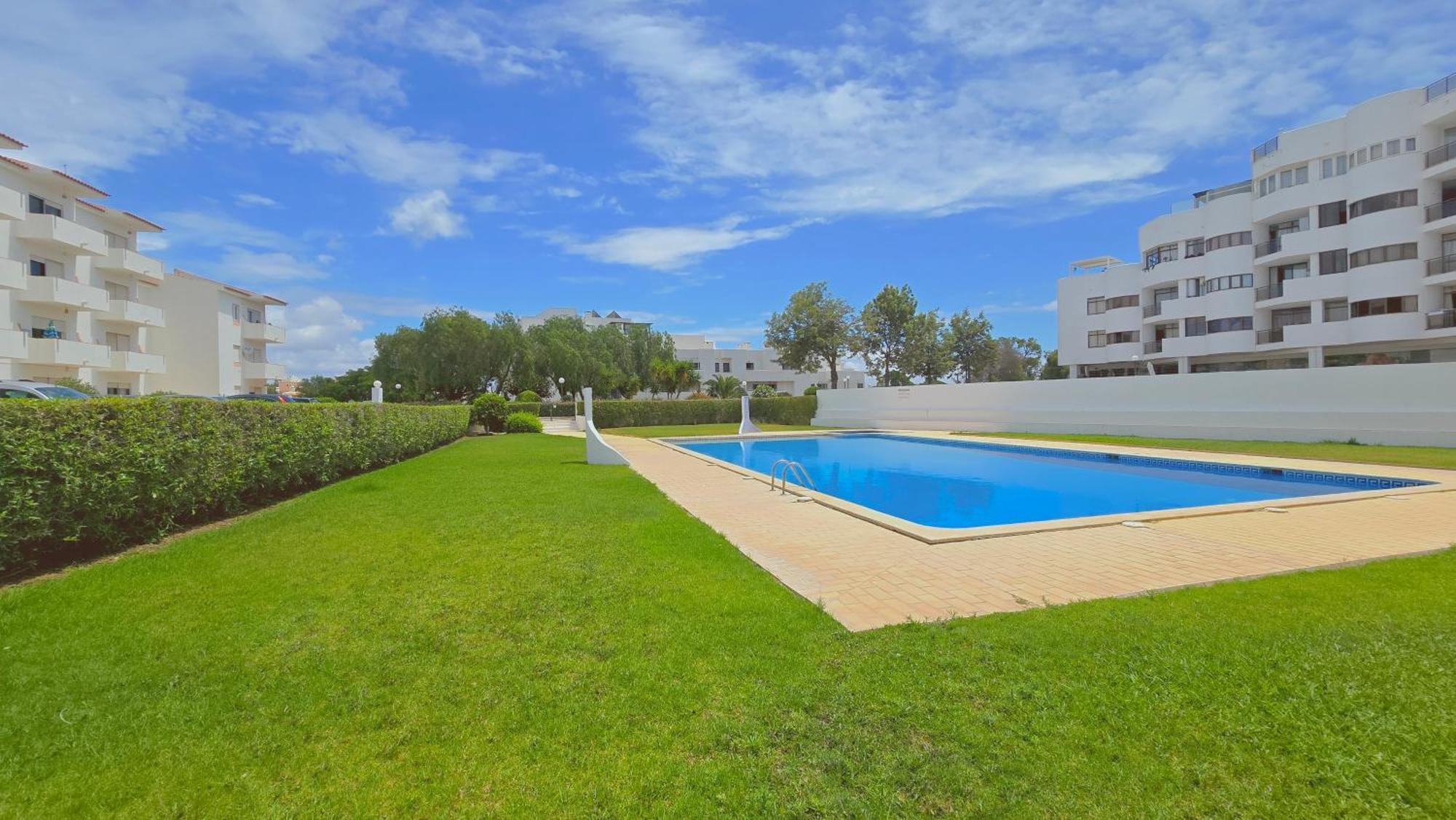Praia Eulalia With Pool And 5 Minutes From The Beach Albufeira Ngoại thất bức ảnh